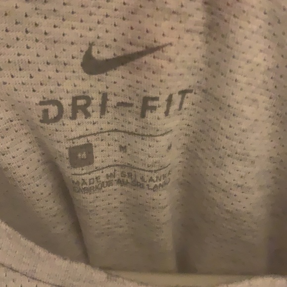 Men’s Nike T-Shirt - Picture 4 of 7